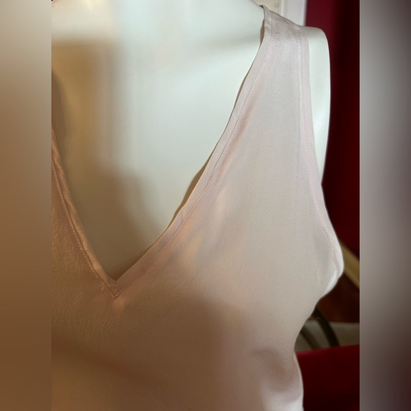 WOMEN’S V NECK CACHAREL PARIS 100% SILK TIMELESS PINK TOP SIZE 36 Europe - Picture 3 of 7